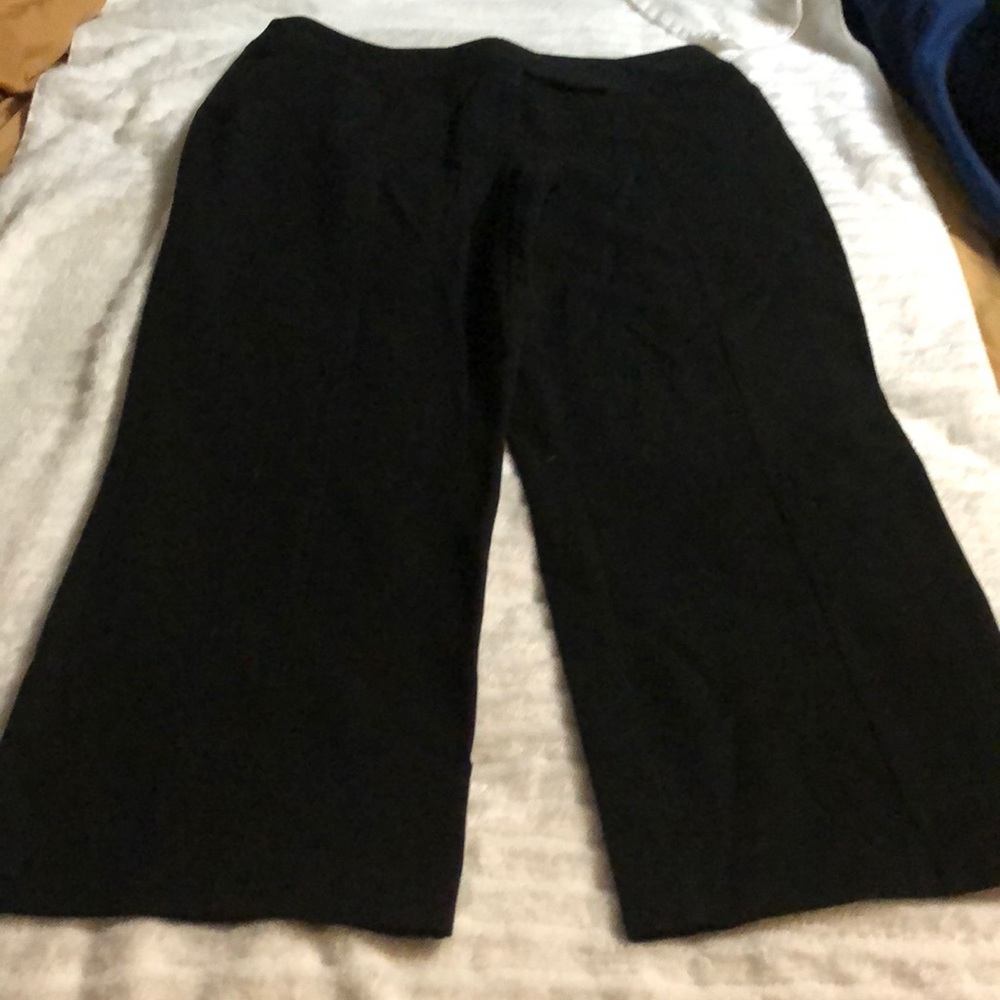Black wide leg Capri pants